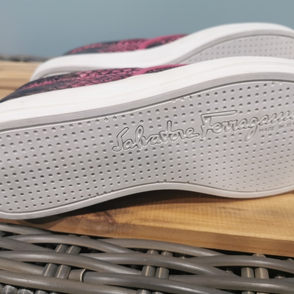 💯% Authentic Ferragamo Shoes in Pink fuchsia - Picture 11 of 16